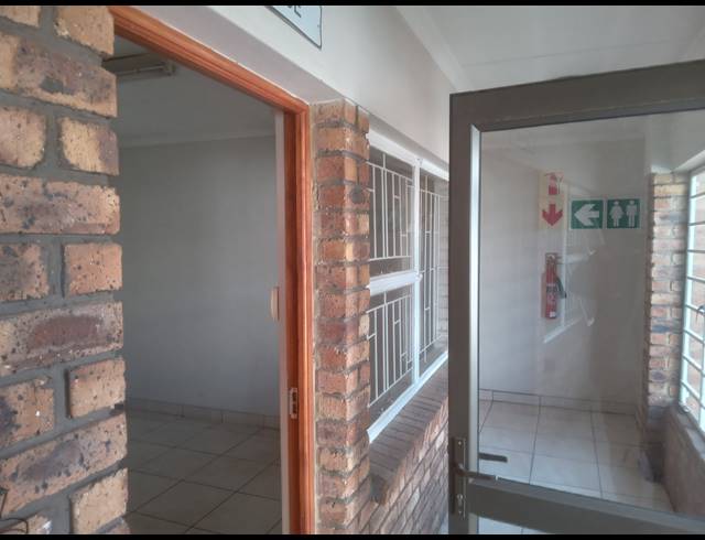80M² BUILDING TO LET IN APEX